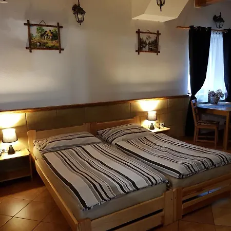 Pod Hradom Alloggio in famiglia Sklené Teplice