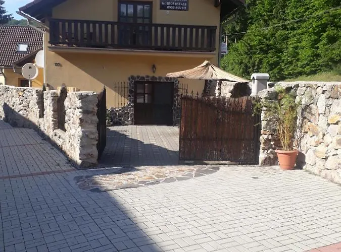 Pod Hradom Homestay szállás